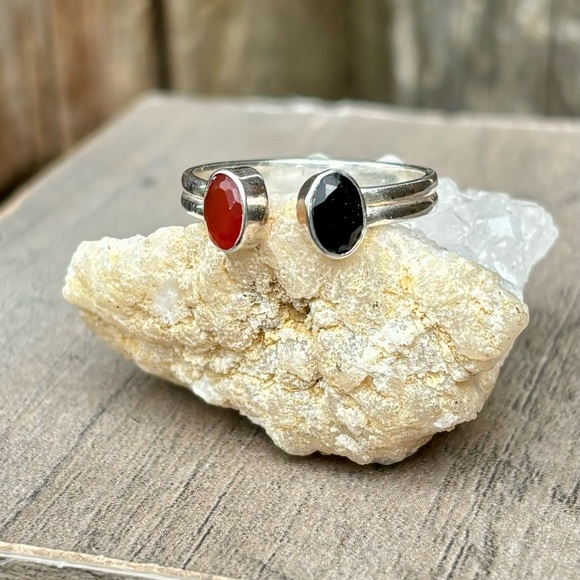 Carnelian & Onyx Ring - Picture 9 of 15